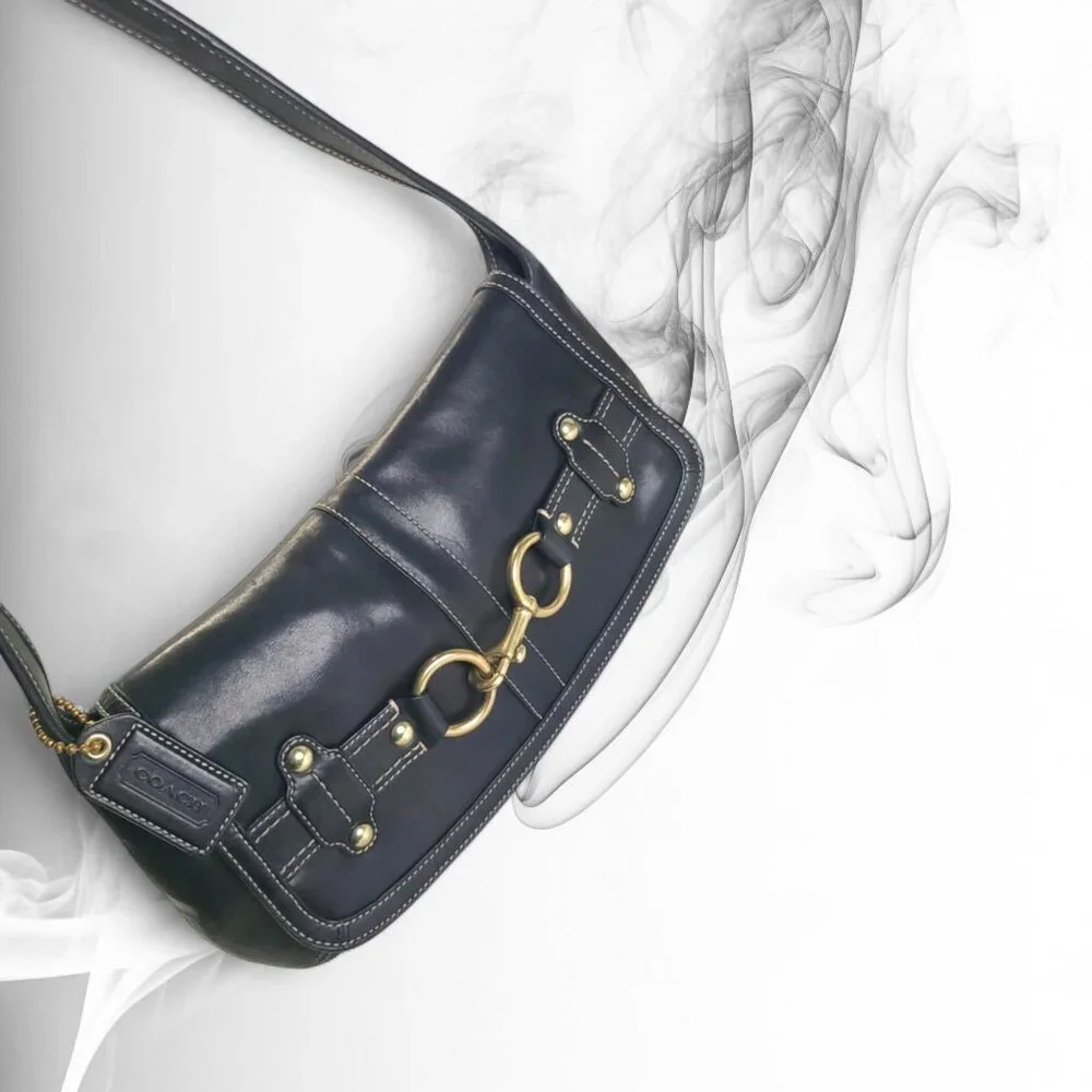 COACH Vintage Ergo Belted Flap Bag in black - Picture 5 of 12